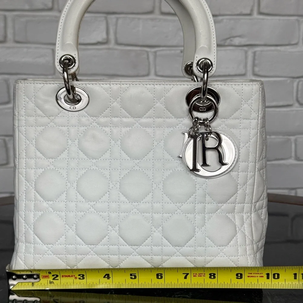 Christian Dior Cannage Lady Dior - Picture 4 of 17